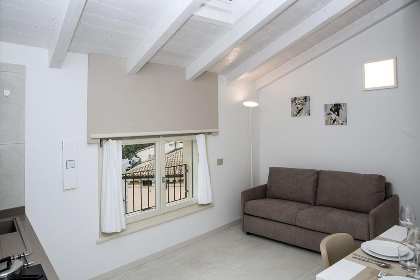 Camelot Appartamenti - Business E Holiday San Martino Buon Albergo Buitenkant foto
