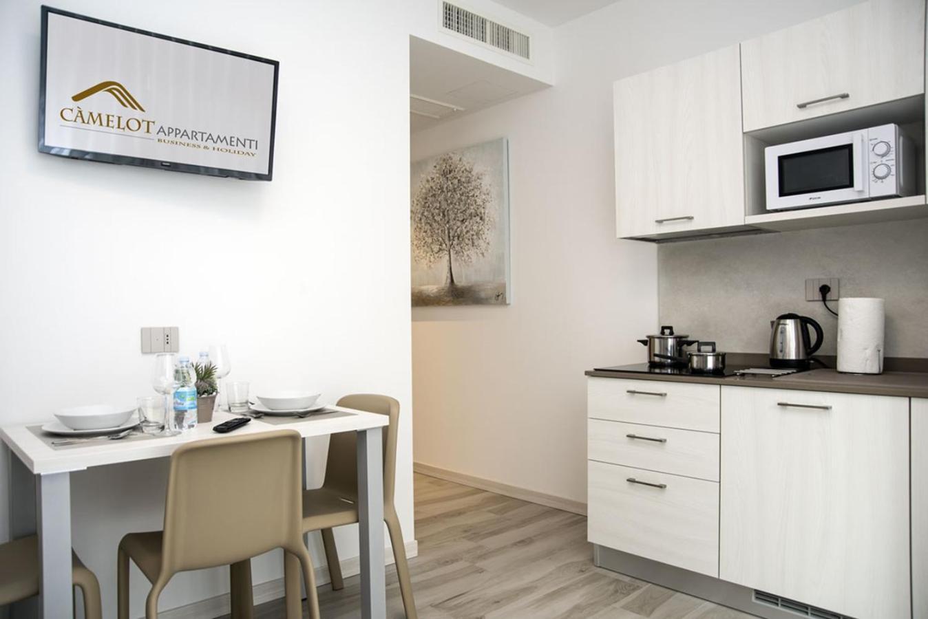 Camelot Appartamenti - Business E Holiday San Martino Buon Albergo Buitenkant foto