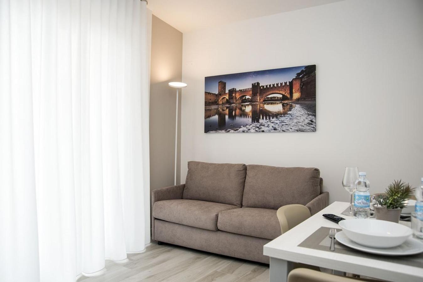 Camelot Appartamenti - Business E Holiday San Martino Buon Albergo Buitenkant foto