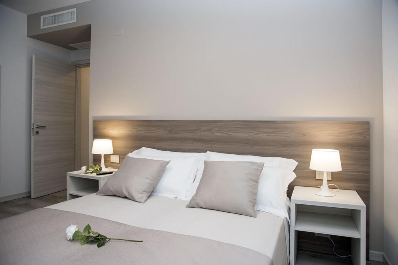 Camelot Appartamenti - Business E Holiday San Martino Buon Albergo Buitenkant foto