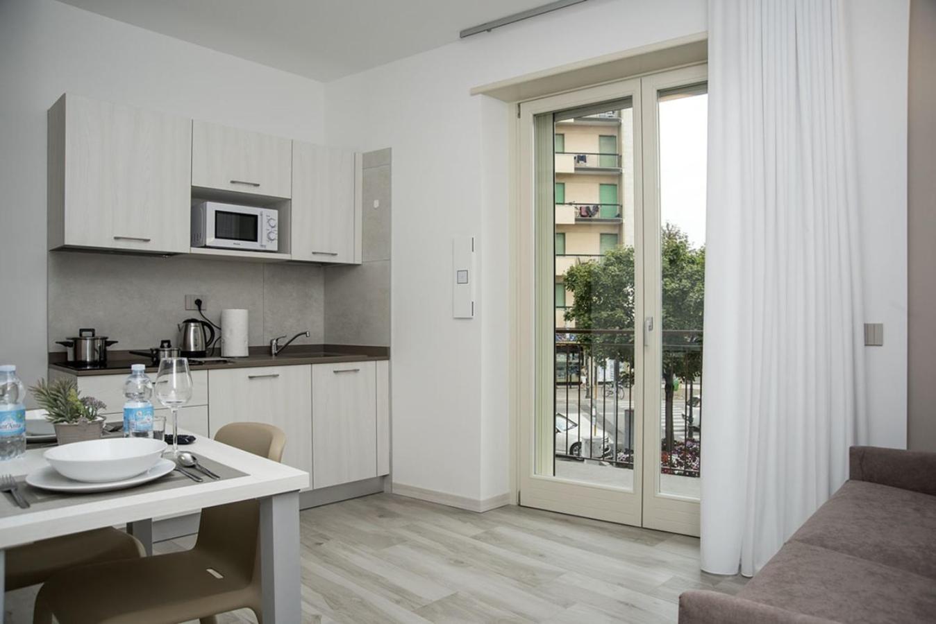Camelot Appartamenti - Business E Holiday San Martino Buon Albergo Buitenkant foto