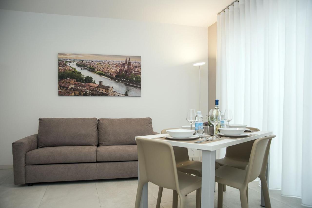 Camelot Appartamenti - Business E Holiday San Martino Buon Albergo Buitenkant foto