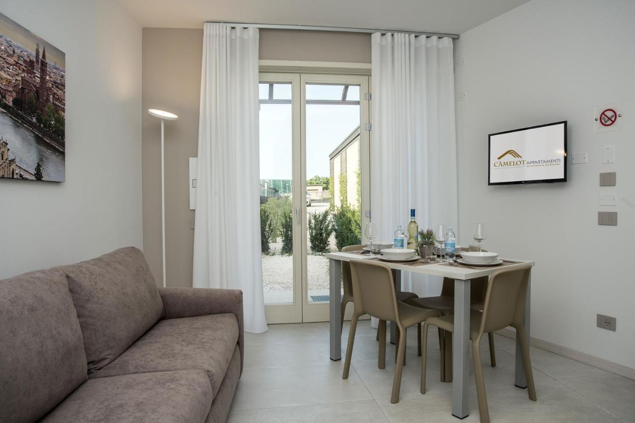 Camelot Appartamenti - Business E Holiday San Martino Buon Albergo Buitenkant foto