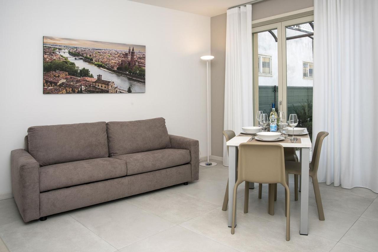 Camelot Appartamenti - Business E Holiday San Martino Buon Albergo Buitenkant foto
