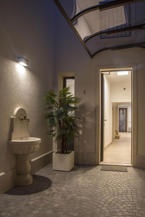 Camelot Appartamenti - Business E Holiday San Martino Buon Albergo Buitenkant foto